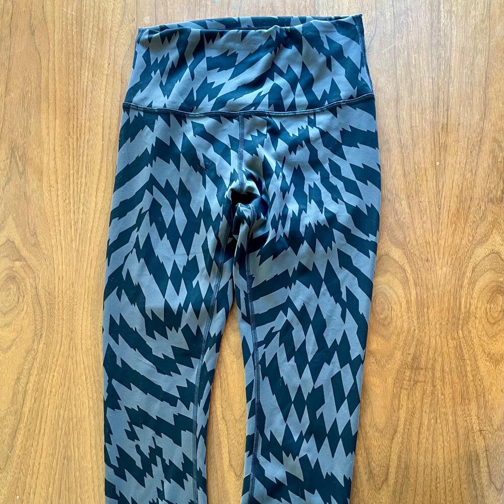 Lululemon Wunder Train High-Rise leggings with seasonal Heritage 365 Camo print - Picture 3 of 3
